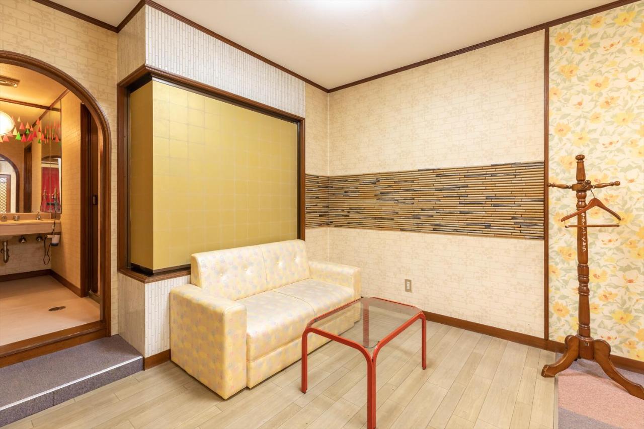 Oyo Hotel Tatsuyoshi Sennan Misakimachi 淡轮 外观 照片